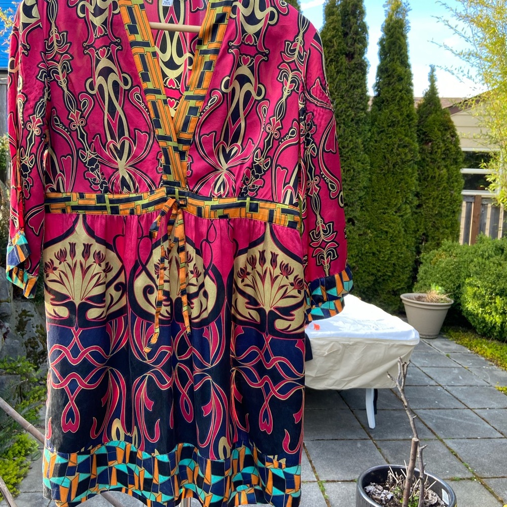 Cabi Vibrant Printed Women's Tunic